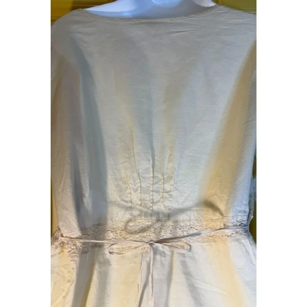 J. Gill Ivory Tunic Blouse With Lace Accents‎ & Button Details Modern Edwardian